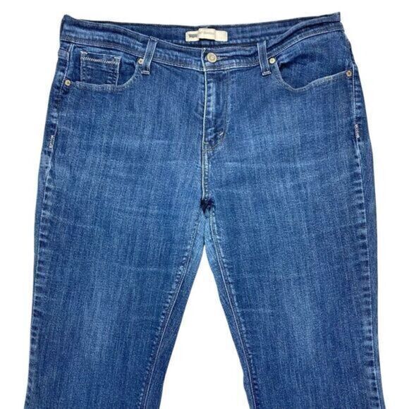Levis 515 Bootcut Jeans Womens 31 x 30 Blue Medium Wash Stretch Rear Flap Pants - Picture 2 of 16